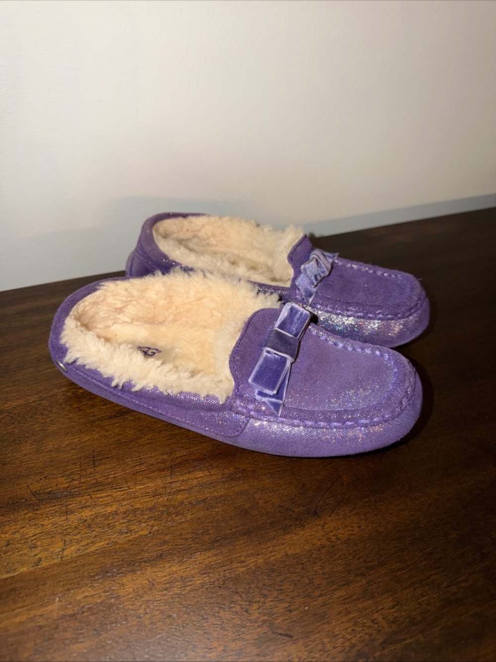 UGG Australia kids ANNMARIE Glitter purple slippers Big kid size 2